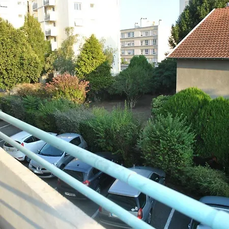 Apartment La Corneille A 12 Minutes D'eurexpo Bron